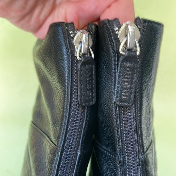 Vintage black Gucci pebble leather booties - Picture 10 of 14